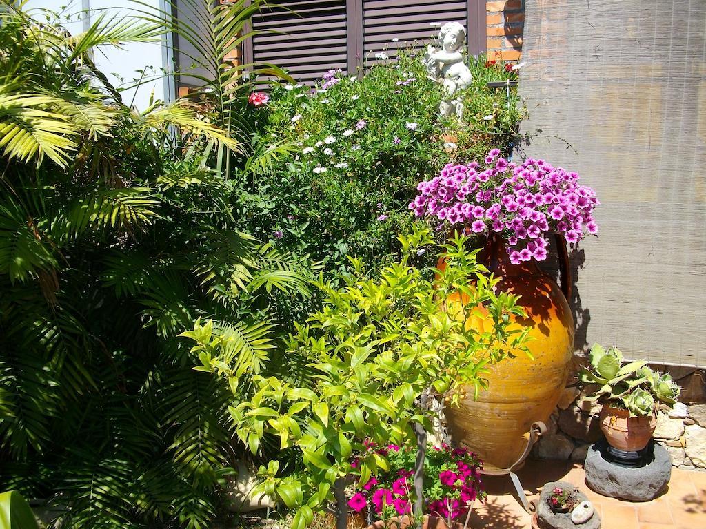 Holidaysora Taormina - Il Giardino Di Graziella Kültér fotó