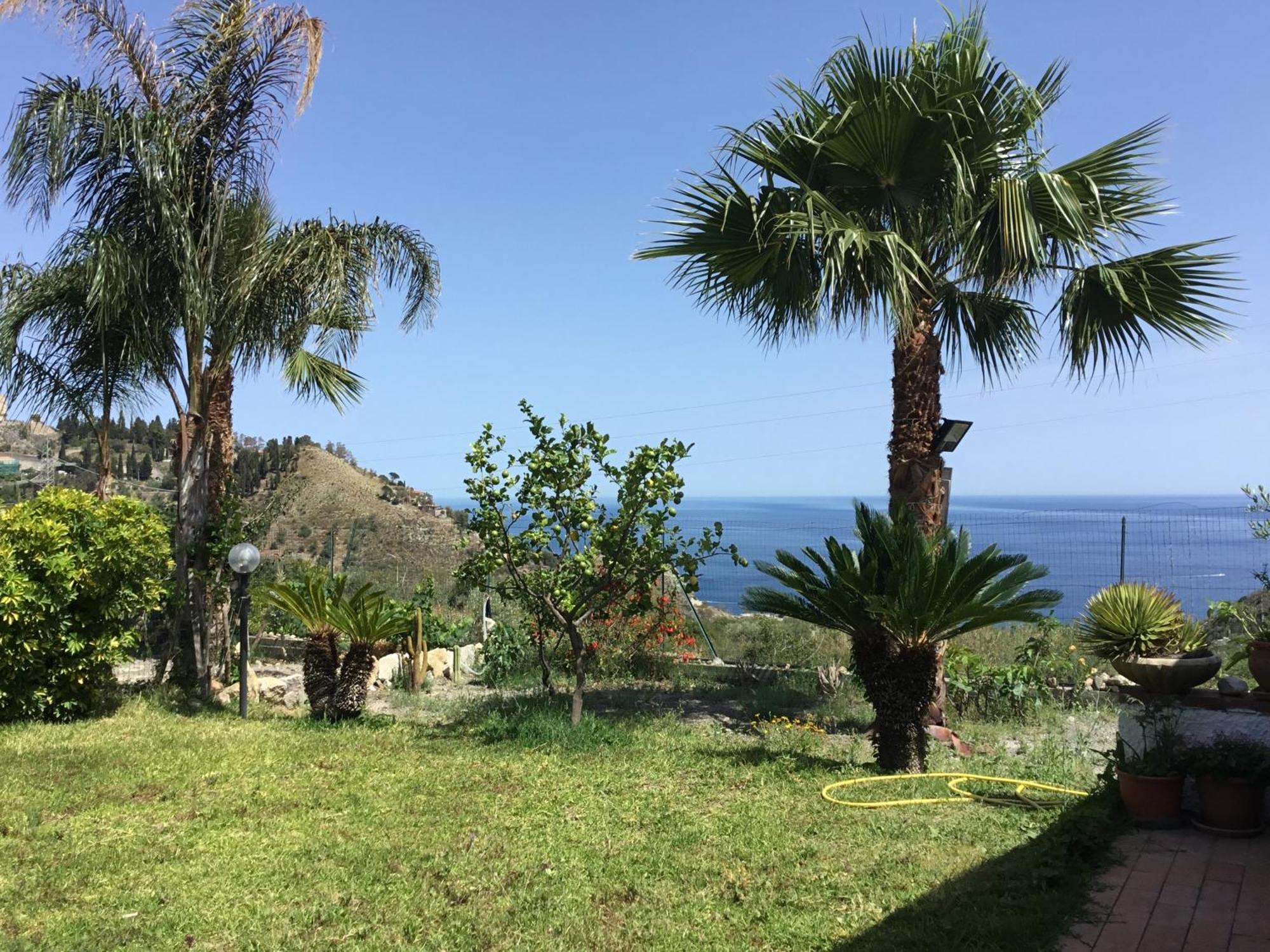 Holidaysora Taormina - Il Giardino Di Graziella Kültér fotó
